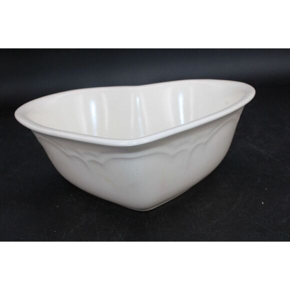 Vintage Pfaltzgraff Tea Rose Heart Shaped Serving Bowl Dish 8 1/4" x 3" Deep - Picture 4 of 9